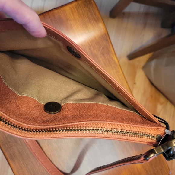 🦚 Frye Mae Crossbody - Picture 3 of 5